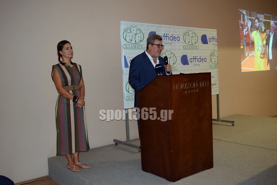 , &Kappa;&alpha;&lambda;&alpha;&mu;ά&tau;&alpha; 80: &Tau;ί&mu;&eta;&sigma;&epsilon; &chi;&omicron;&rho;&eta;&gamma;&omicron;ύ&sigmaf; &kappa;&alpha;&iota; &upsilon;&pi;&omicron;&sigma;&tau;&eta;&rho;&iota;&kappa;&tau;έ&sigmaf;, &pi;&alpha;&rho;&omicron;&upsilon;&sigma;ί&alpha;&sigma;&epsilon; &tau;&eta; &phi;&alpha;&nu;έ&lambda;&alpha; &kappa;&alpha;&iota; &tau;&omicron; ό&rho;&alpha;&mu;&alpha; &gamma;&iota;&alpha; &tau;&eta; Volley League – &Phi;&omega;&tau;&omicron;&gamma;&rho;&alpha;&phi;ί&epsilon;&sigmaf; &kappa;&alpha;&iota; &beta;ί&nu;&tau;&epsilon;&omicron;