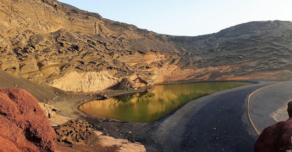 LANZAROTE: la suerte del allegado en tiempos de covid. CLICOS-HERVIDEROS Y YAIZA - Lanzarote: pisar la Luna sin dejar La Tierra (2)