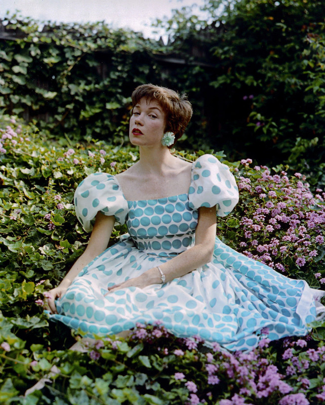 Shirley_MacLaine_c85