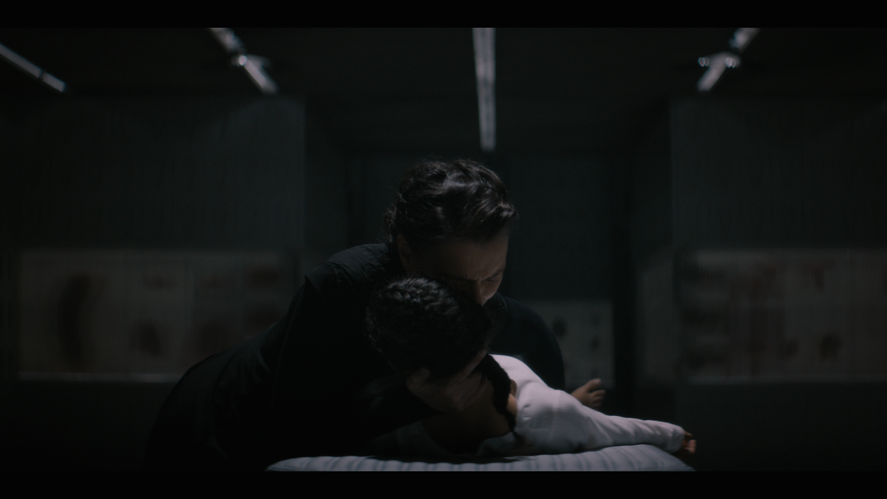 Dune.Prophecy.S01E02.Two.Wolves.UHD.BluRay.2160p.TrueHD.Atmos.7.1.DV.HEVC.HYBRID.REMUX-FraMeSToR.mkv