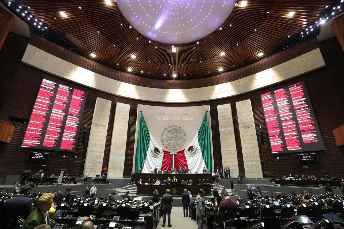 Diputados buscan prohibir que empleadores exijan exámenes de VIH a trabajadores