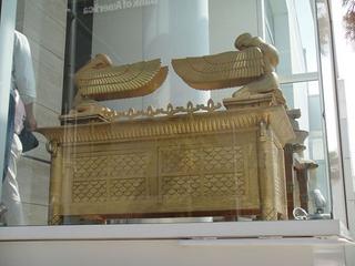 [Image: ark-of-the-covenant-replica.jpg]