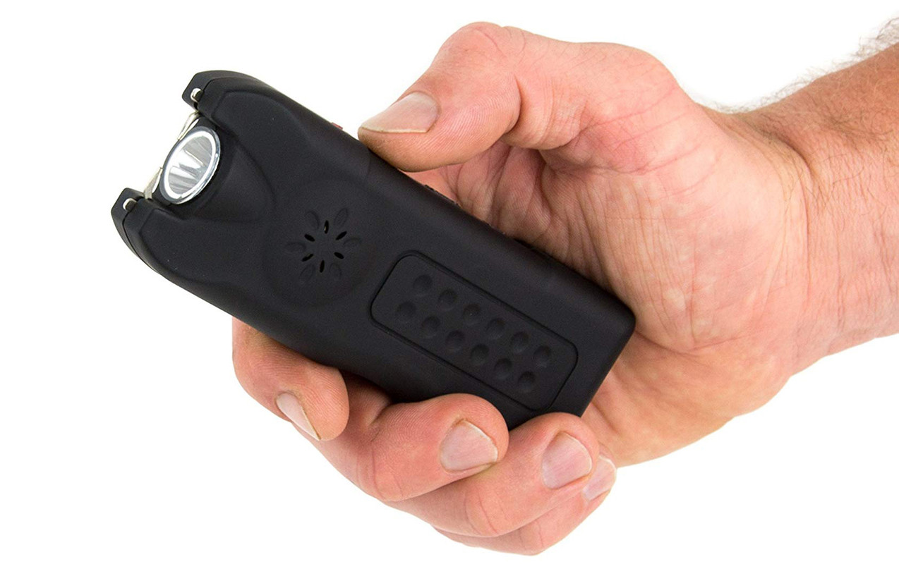 stun-gun-taser-flashlight-police-vipertek-tazer-628