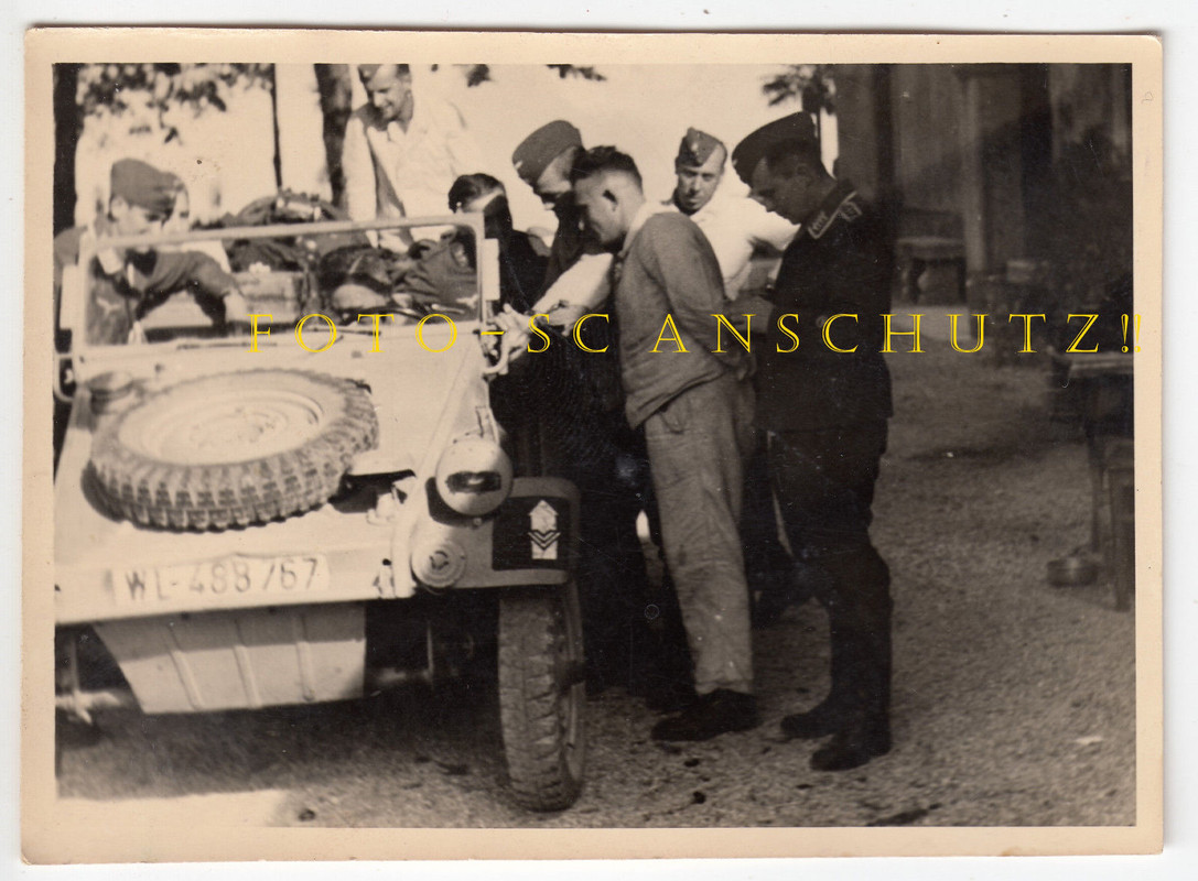Wehrmacht Luftwaffen VW-Kübel Typ 82 Interesierte Soldaten Rußla