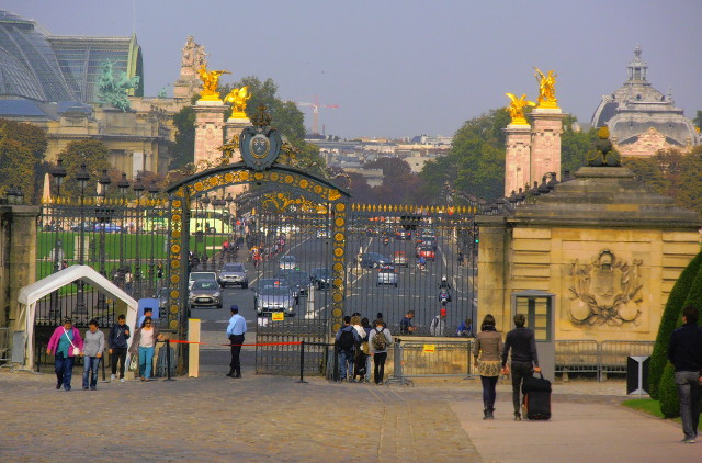 view-from-gates-to-invalides.jpg