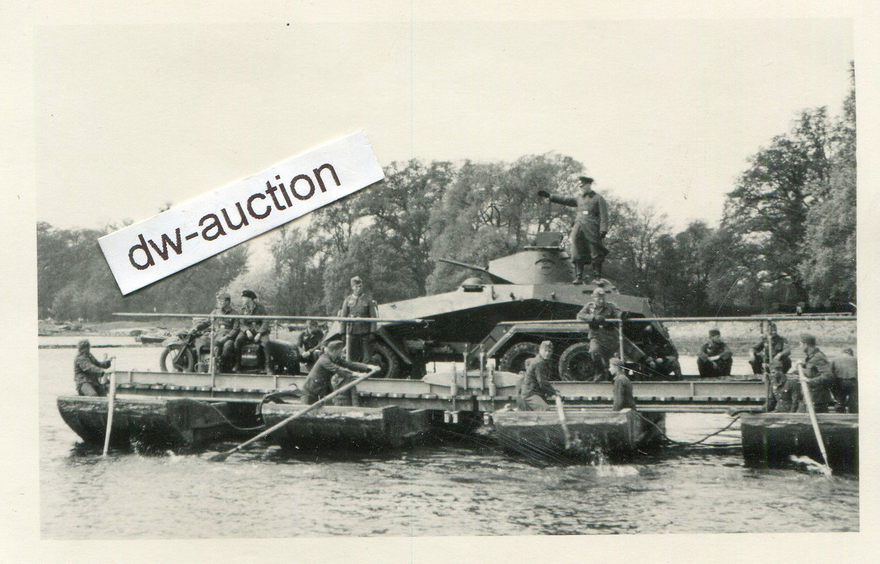 6 Rad Panzerspähwagen auf Fähre