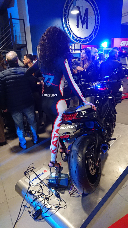 DSCPDC_0003_BURST20190223191753008_COVER