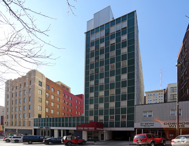 central-park-tower-omaha-ne-building-photo