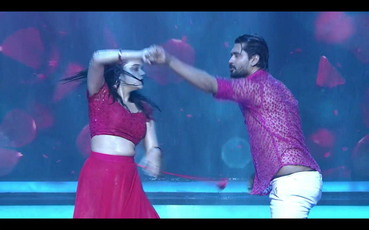 [Image: vlcsnap-2025-10-11-23h47m54s751.jpg]