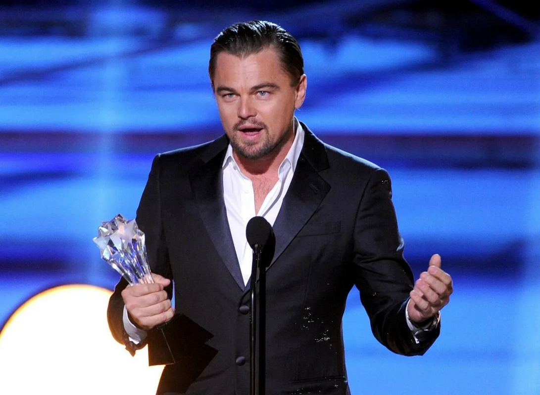 Humillan con polémica broma a Leonardo DiCaprio en los Critics Choice Awards