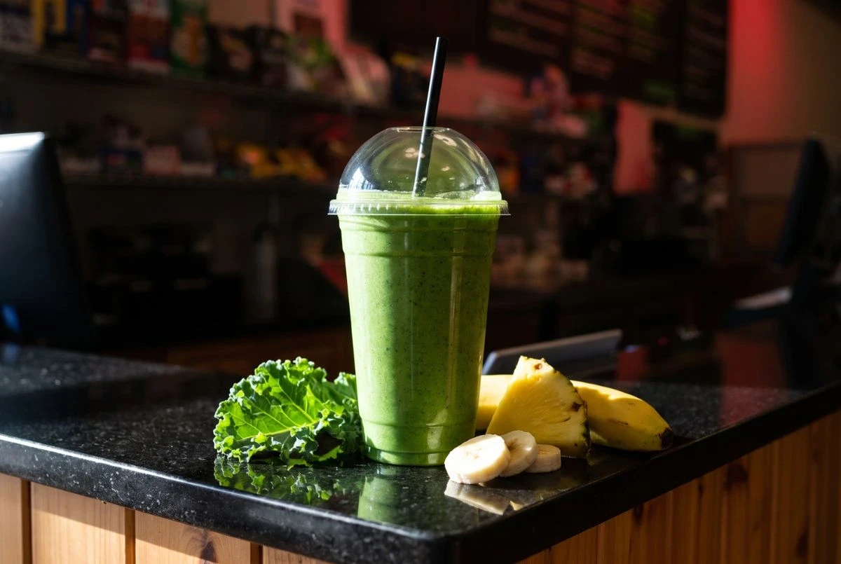 Green Heart kale, banana and pineapple smoothie at the Sportset Shakes bar