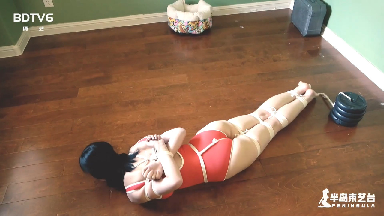 半岛束艺 我们都想知道拉丁的腿到底多有劲.mp4_20210221_130331.142