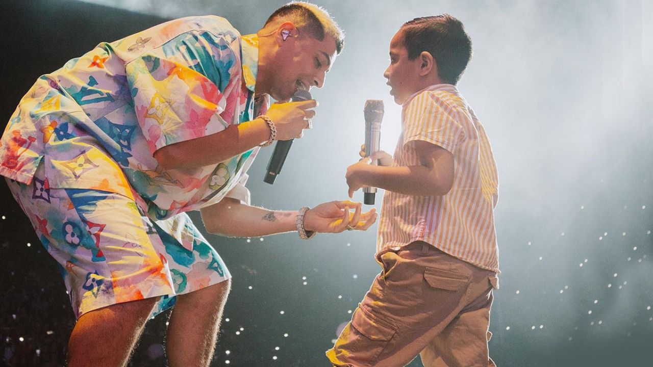 ¡Eduin Caz se luce como papá y sus fanáticos quedan conmovidos!