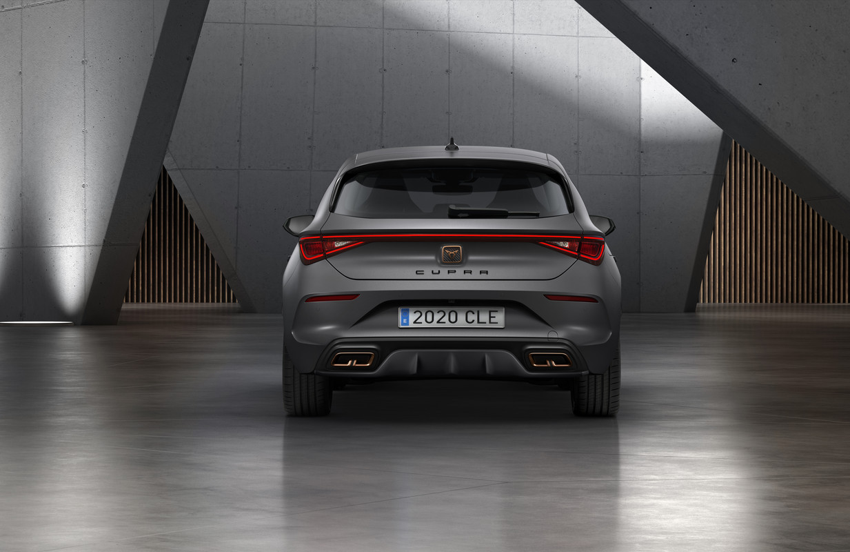 CUPRA_5D_PHEV_04_HQ