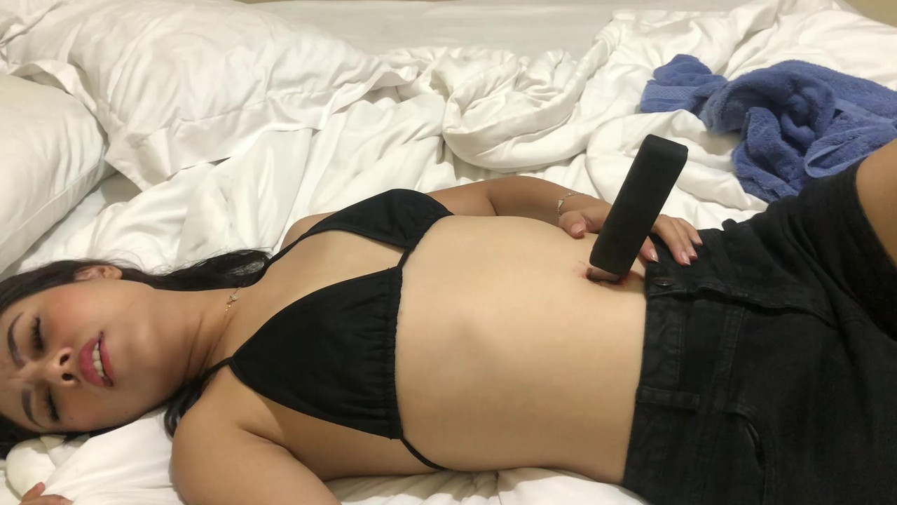 Bikini Girl Navel Torture_Moment(9)