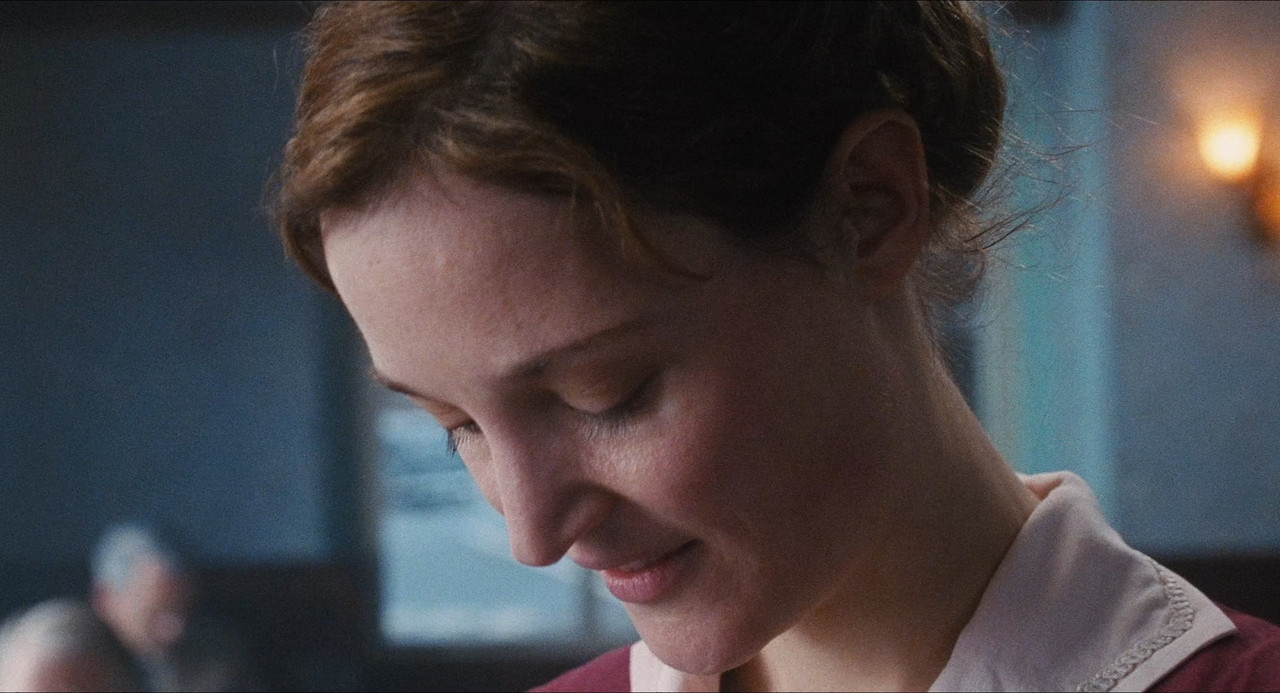 Phantom Thread (2017).mkv_snapshot_00.14.56_[2018.04.03_20.19.57