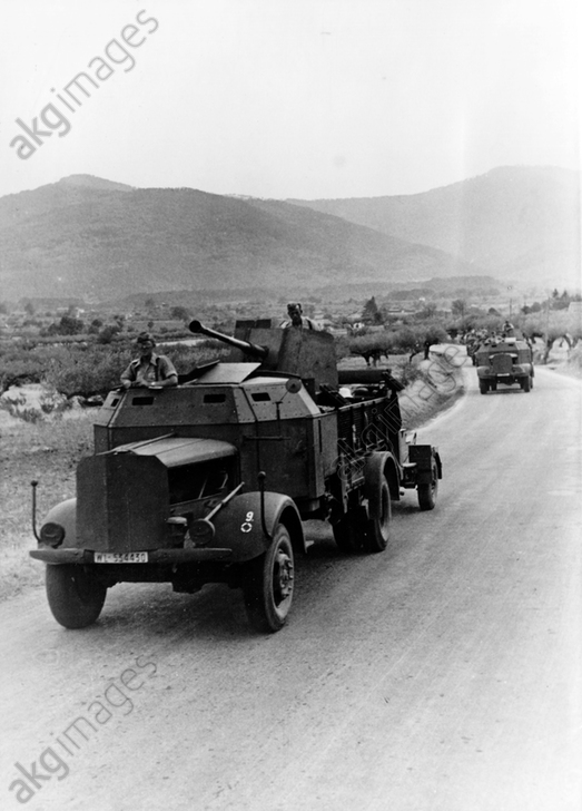 Deutsche Wehrmacht beim Vormarsch in Südfrankreich 1943.