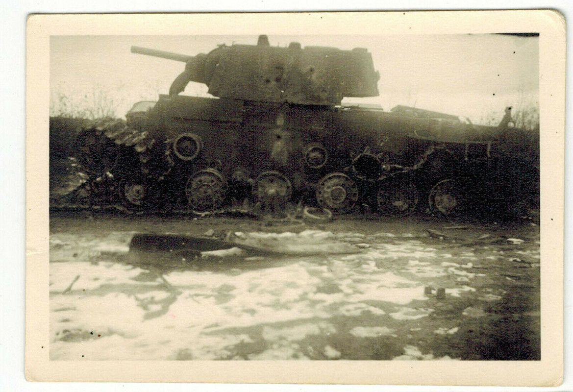 zerstörter Panzer russisch