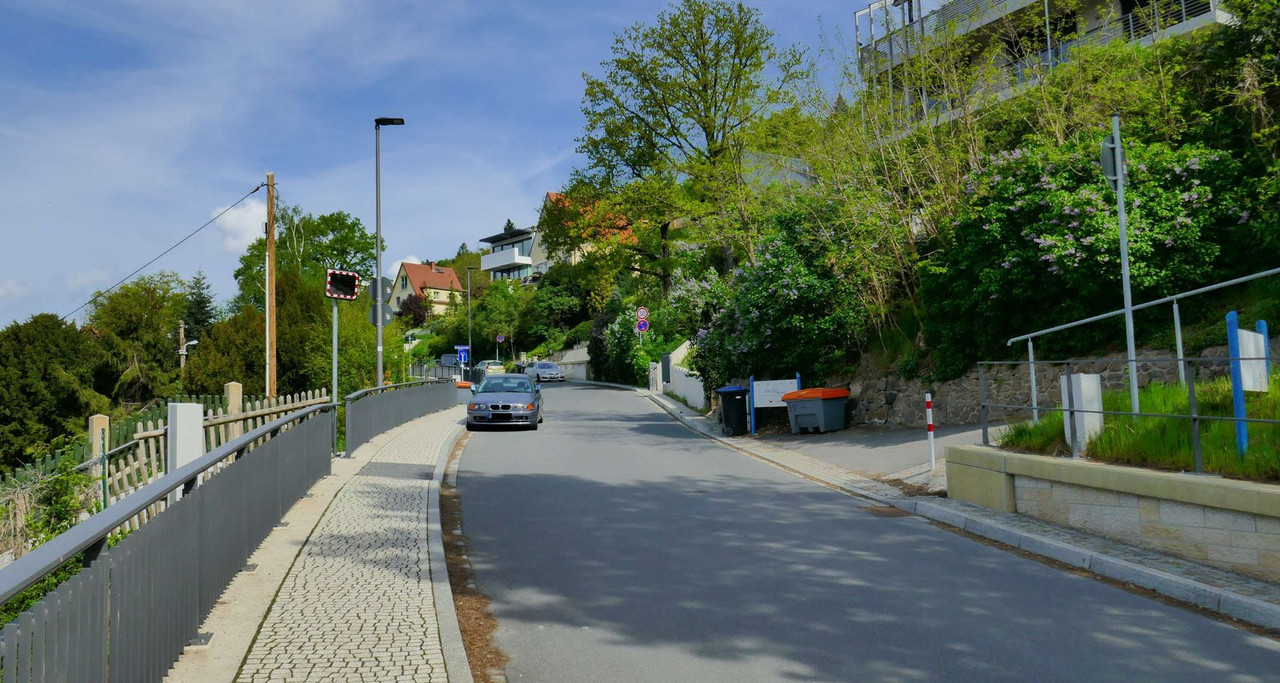 Bild: https://i.postimg.cc/qqqQy4Ds/P1270228.jpg