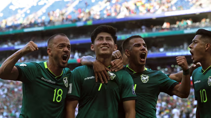 بوليفيا تواجه العراق في نهائي الملحق العالمي للمونديال بفوز صعب على سورينام