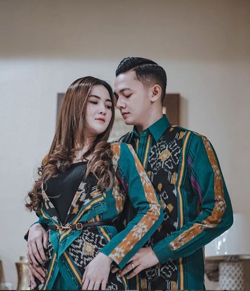 Nella Kharisma dan Dory Harsa