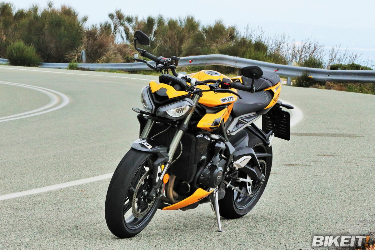 triumph_streettriple_765rs_2023_1