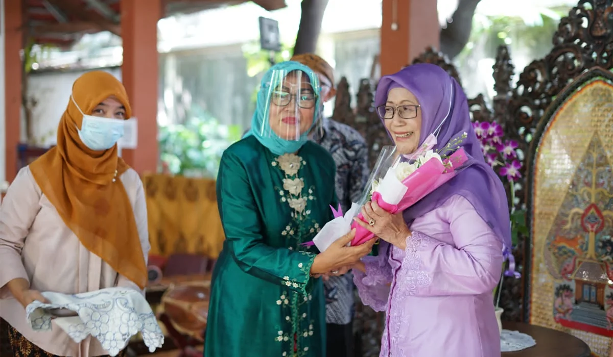 Peran Ibu Ibu Indonesia dalam Membangun Keluarga dan Bangsa