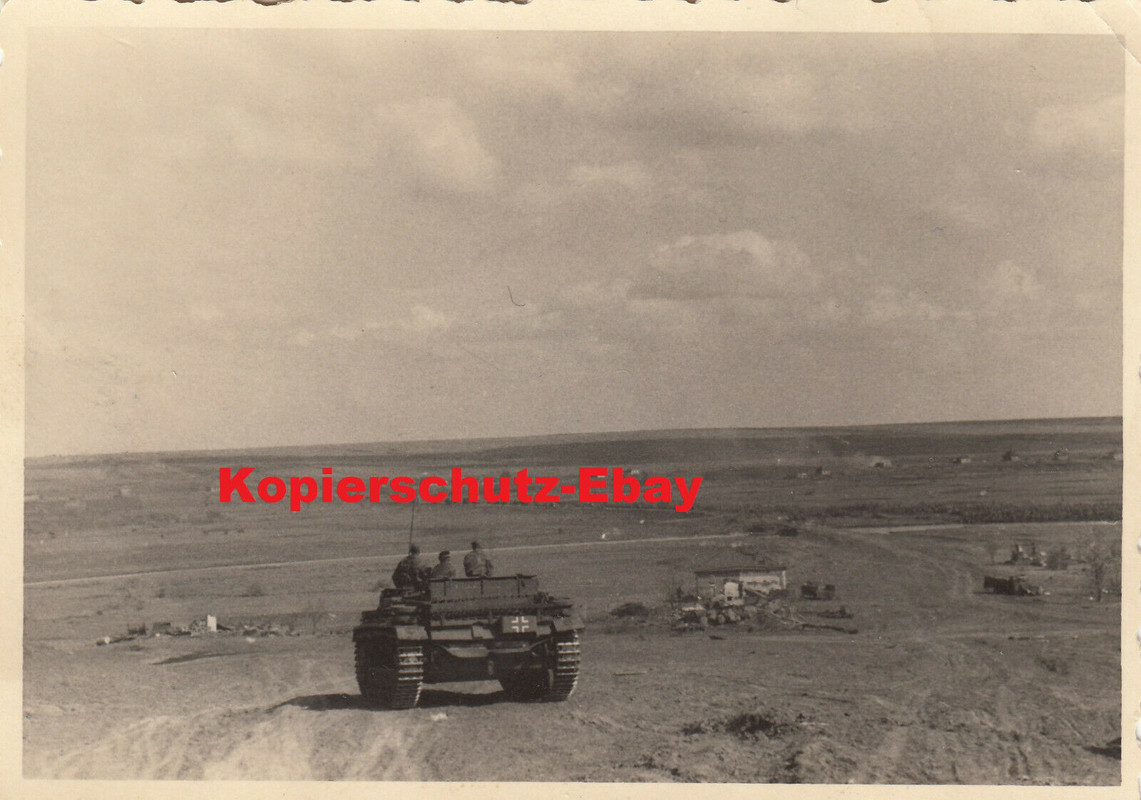 Wehrmacht Panzer Sturmgeschütz 3 auf Vormarsch in den Weiten Ruß