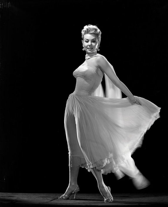 Mitzi_Gaynor_b43