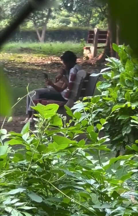 College Couple Sex in Park Viral Video College Couple Sex in Park Viral Video
