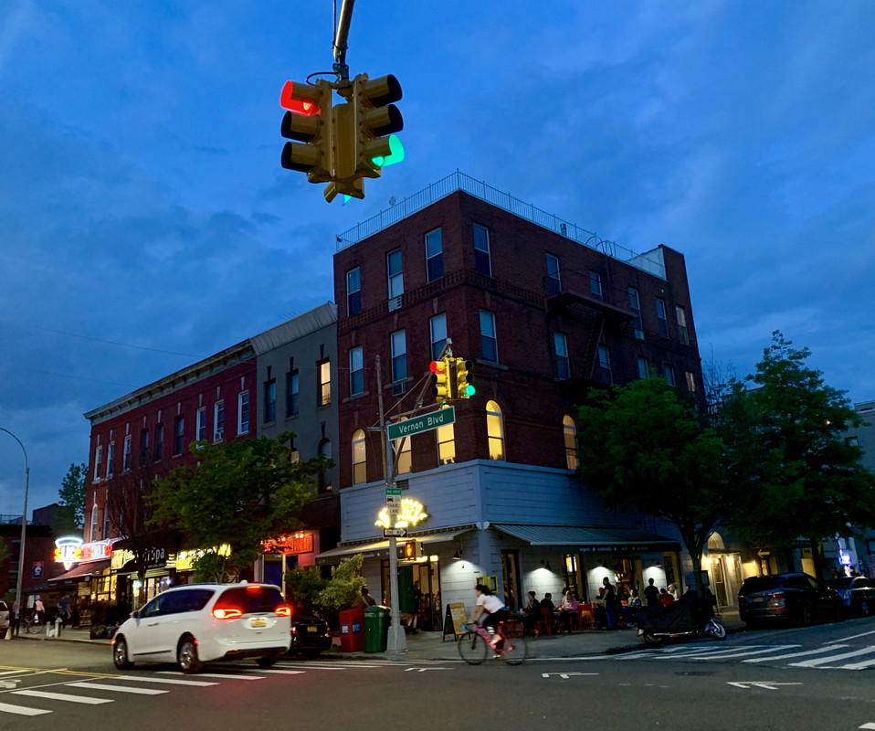 EA452F90-E1CF-419B-BA85-1A9EE61DA3FF