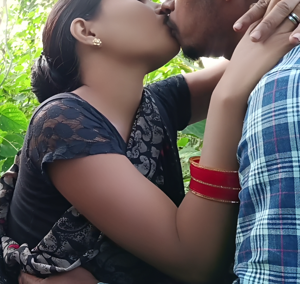 Village girl ki chudai outdoor jungle mein feat Nipples Girlfriend (2026)