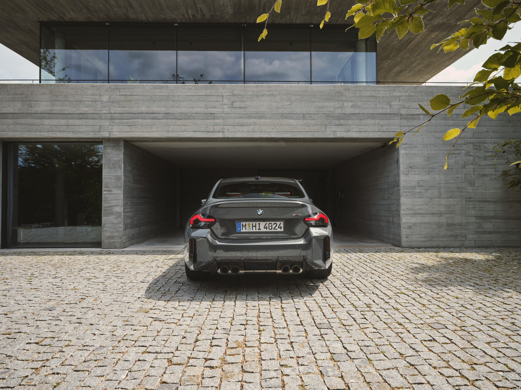 P90553551_highRes_the-new-bmw-m2-06-20