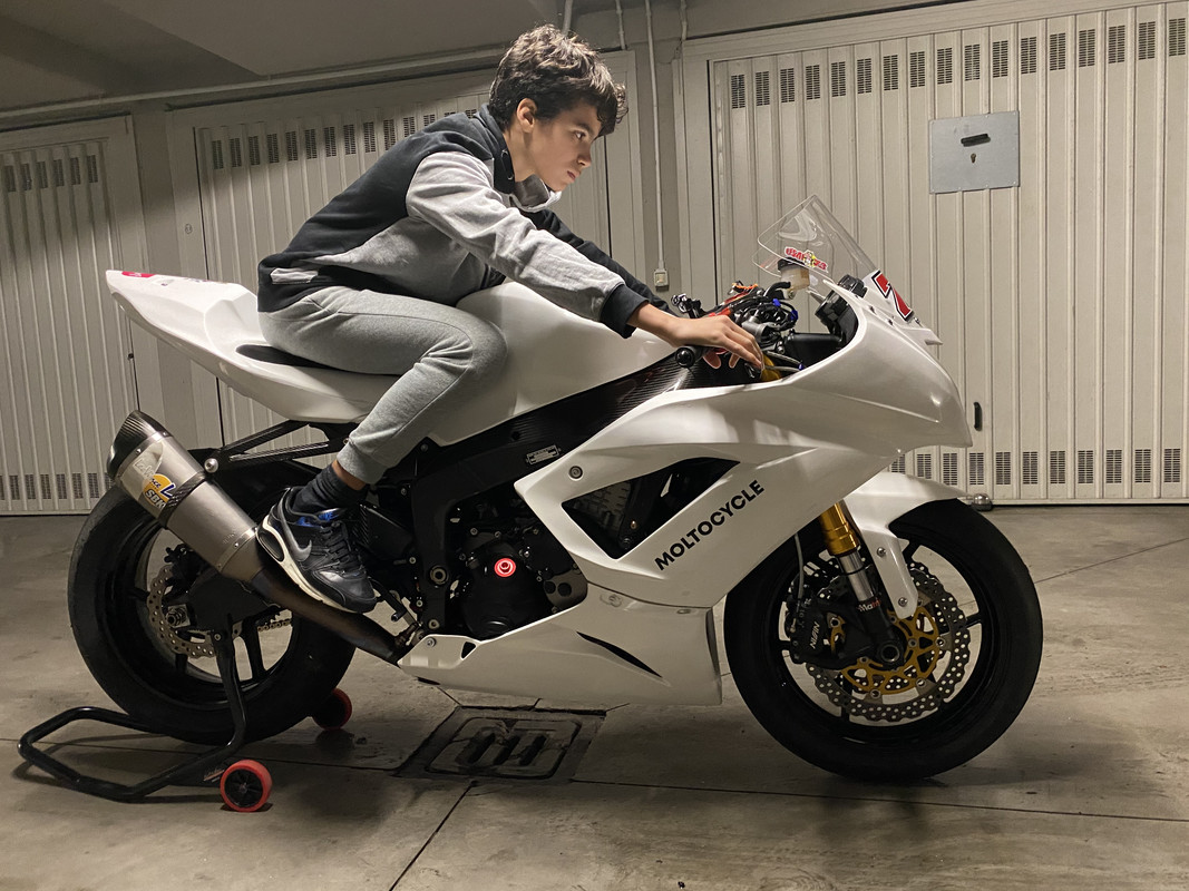 C8BFEC52-93E2-4D14-85B9-B578101C16D0