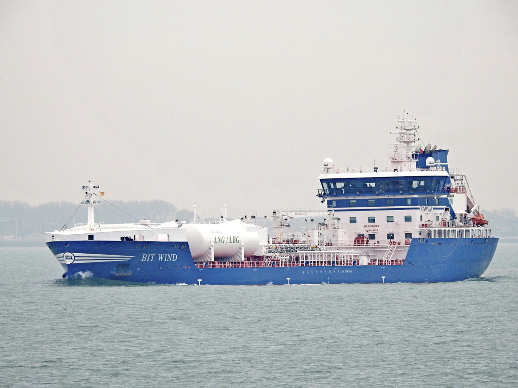 BIT WIND@Westerschelde passeert Rithem opvaart 31.10.2022Hr WK (1)