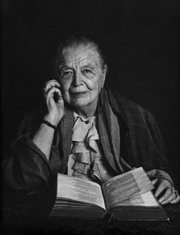 Yousuf-Karsh-Marguerite-Yourcenar-1987-1499x1960