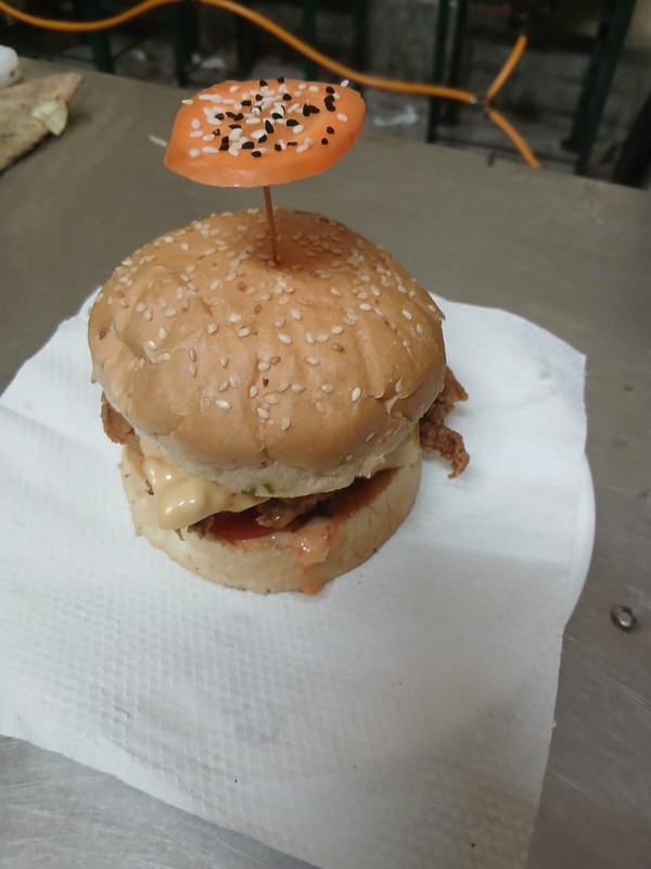 ক্রিসপি চিকেন বার্গার