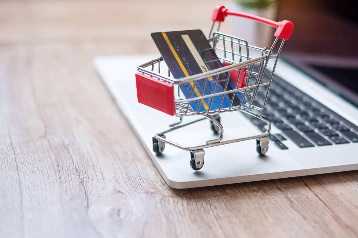 Smart Money Moves Before Year-End For Amazon FBA