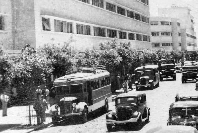 Al-Mulook-Street-in-Haifa-Palestine-in-1940.jpg