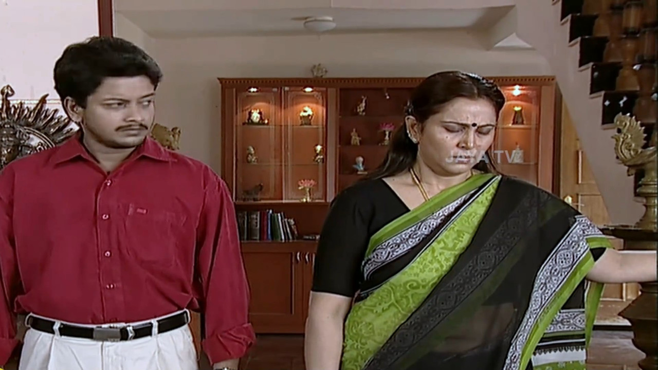 young beautiful Geetha  Sexy navel through transaparent black saree.mkv_snapshot_00.34.053