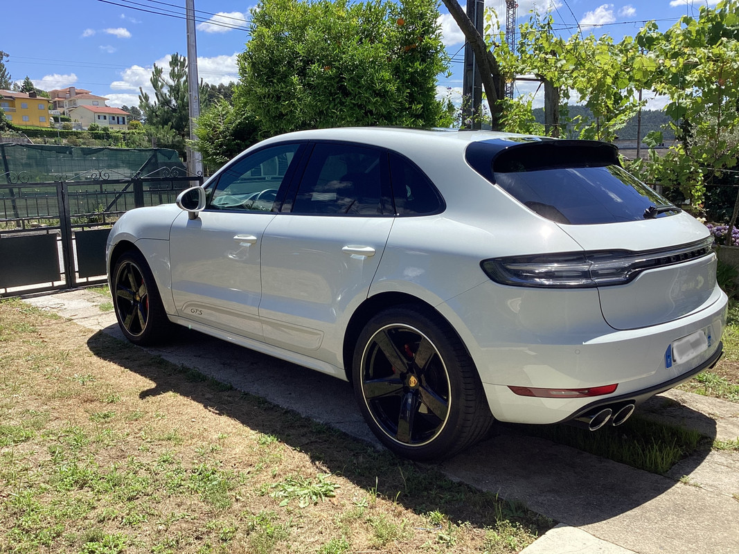 E0CD1B18-DB6E-4792-A788-FFE9B60323B1