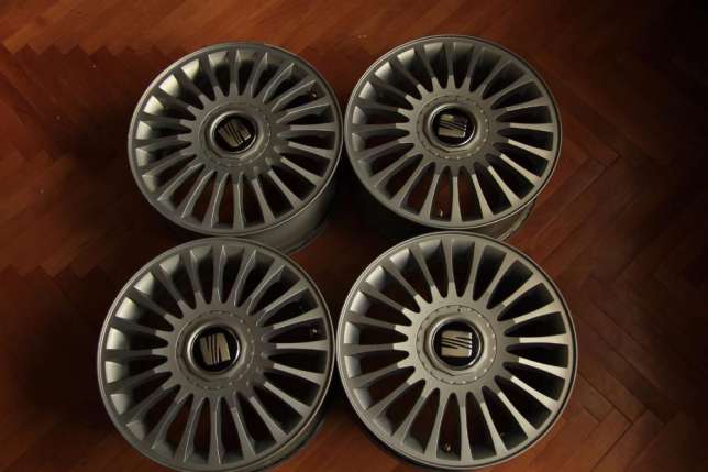 110765554_3_644x461_jante-seat-leon-fr-5-100r16-