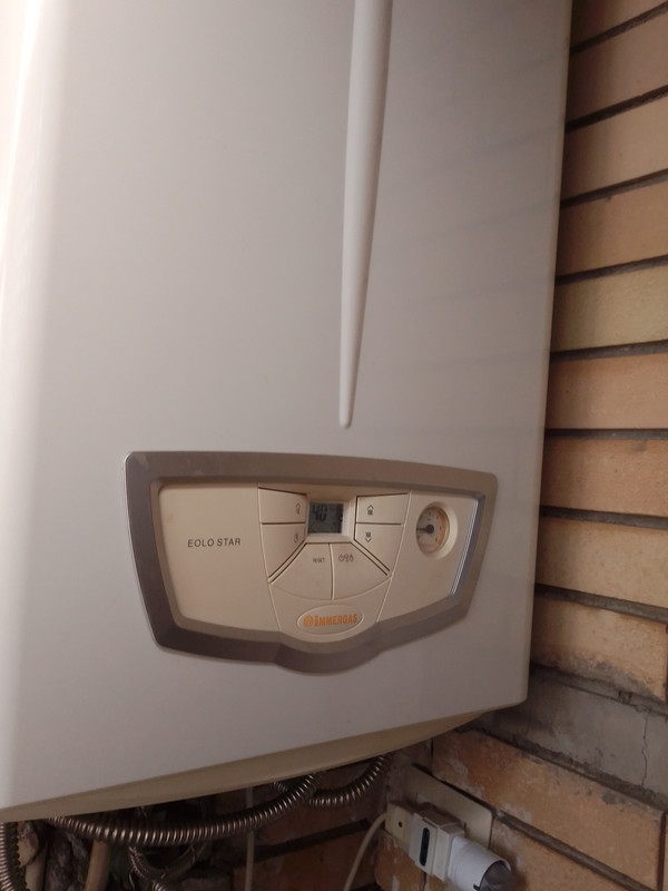 Sostituzione o pulitura caldaia e installazione termostati termosifoni -  Forum Arredamento.it