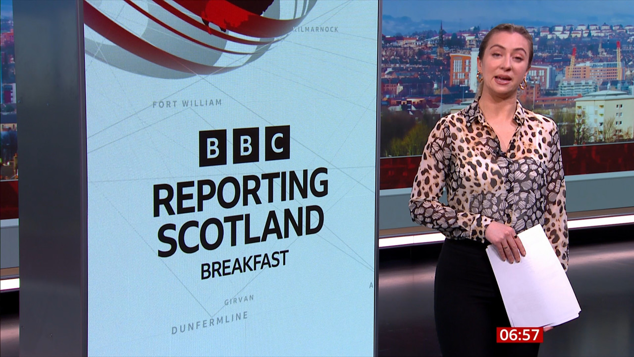 04.10 - 06.50.00 - Breakfast. The BBC's Breakfast programme features ....ts_snapshot_08.08.024