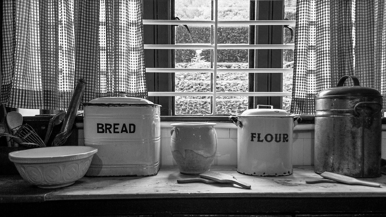 black-white-kitchen-utensils.jpg