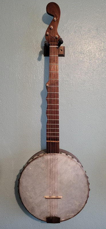 Siler OM guitar in case