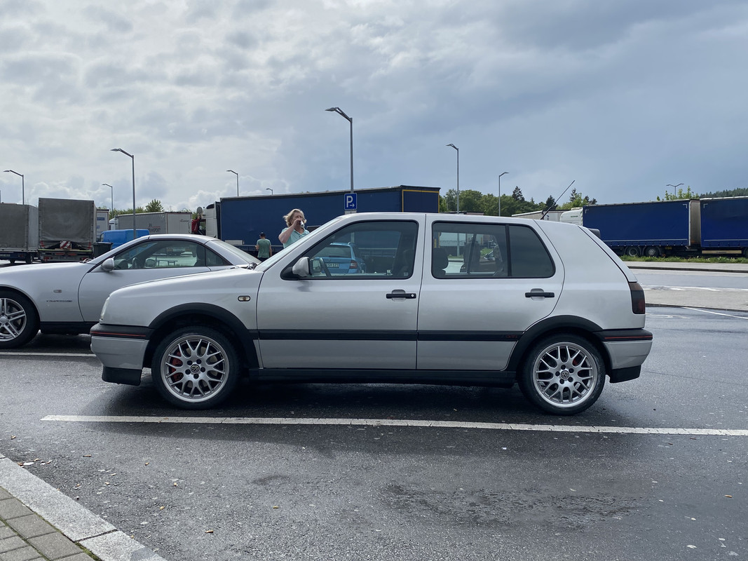 CDB4AD67-7A54-455D-9FA6-51E20C67C871