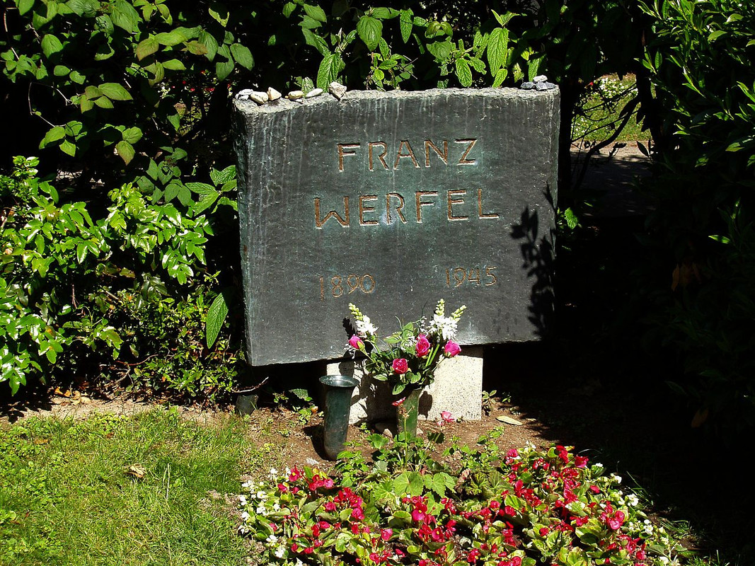 1280px-Zentralfriedhof-Vienna-Franz-Werfel