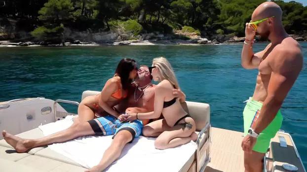 JacquieEtMichelElite – Lena Coxx, The Queen – Grecor in full orgy, the consecration for the paparazzi duo