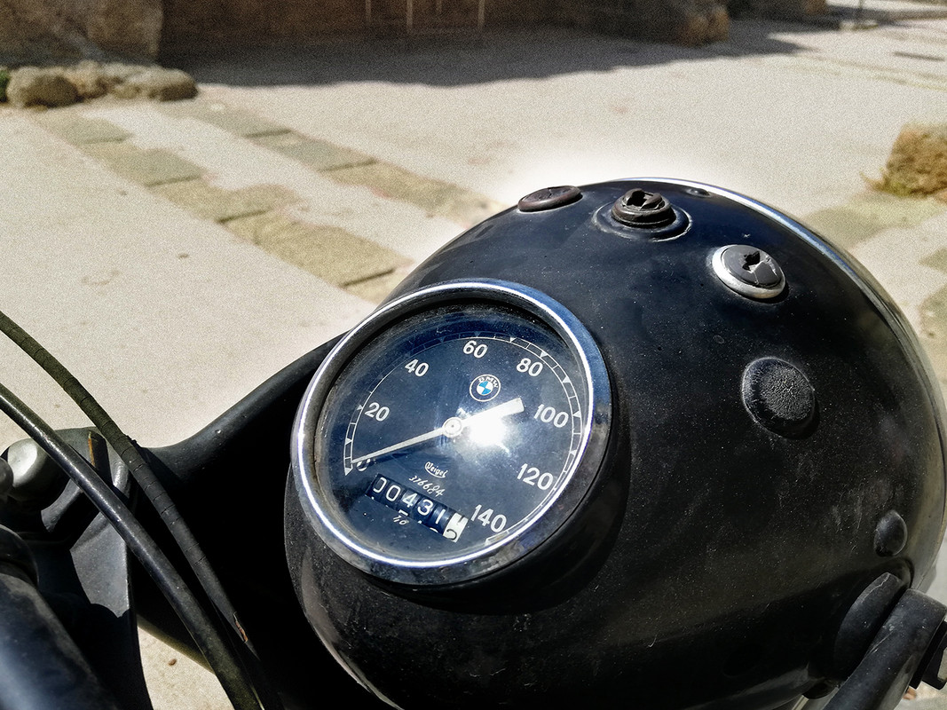 BMW_R12_GR2408-8B